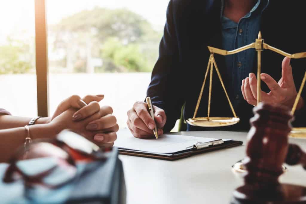 Court Applications vs. Mediation: A Less Stressful Path with EH Mediation Farnham